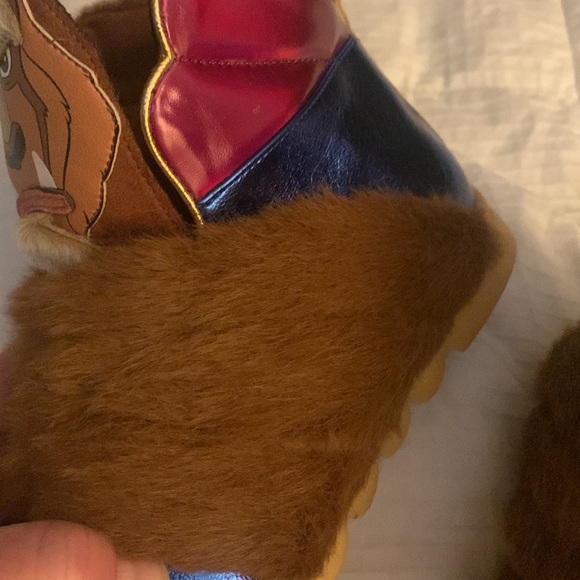 Amazingly cute beast boots.  Only worn in the house for trying on - Picture 6 of 6